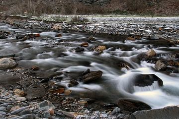 Mountain River van Cornelis (Cees) Cornelissen