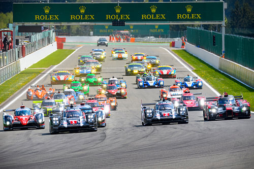 FIA WEC race start op Spa Francorchamps met Porsche op pole position