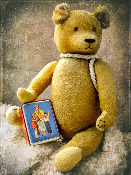 vieux Teddy avec tirelire par Christine Nöhmeier